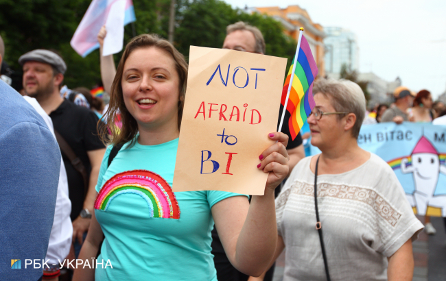 "Наша традиція – це свобода": як у Києві пройшов Марш рівності (фоторепортаж)