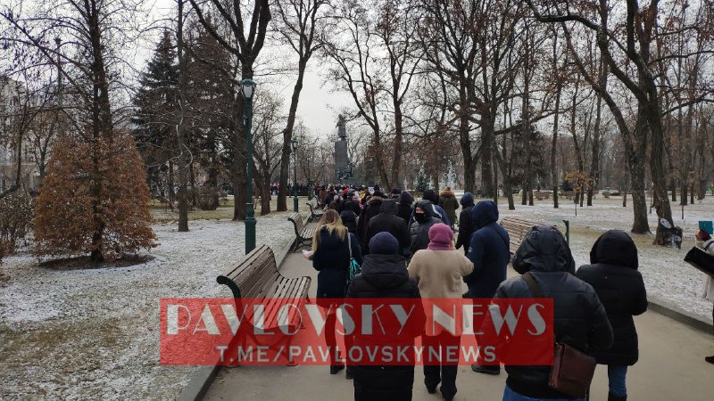 Харьков прощается с Кернесом: огромные очереди и море цветов (фото)