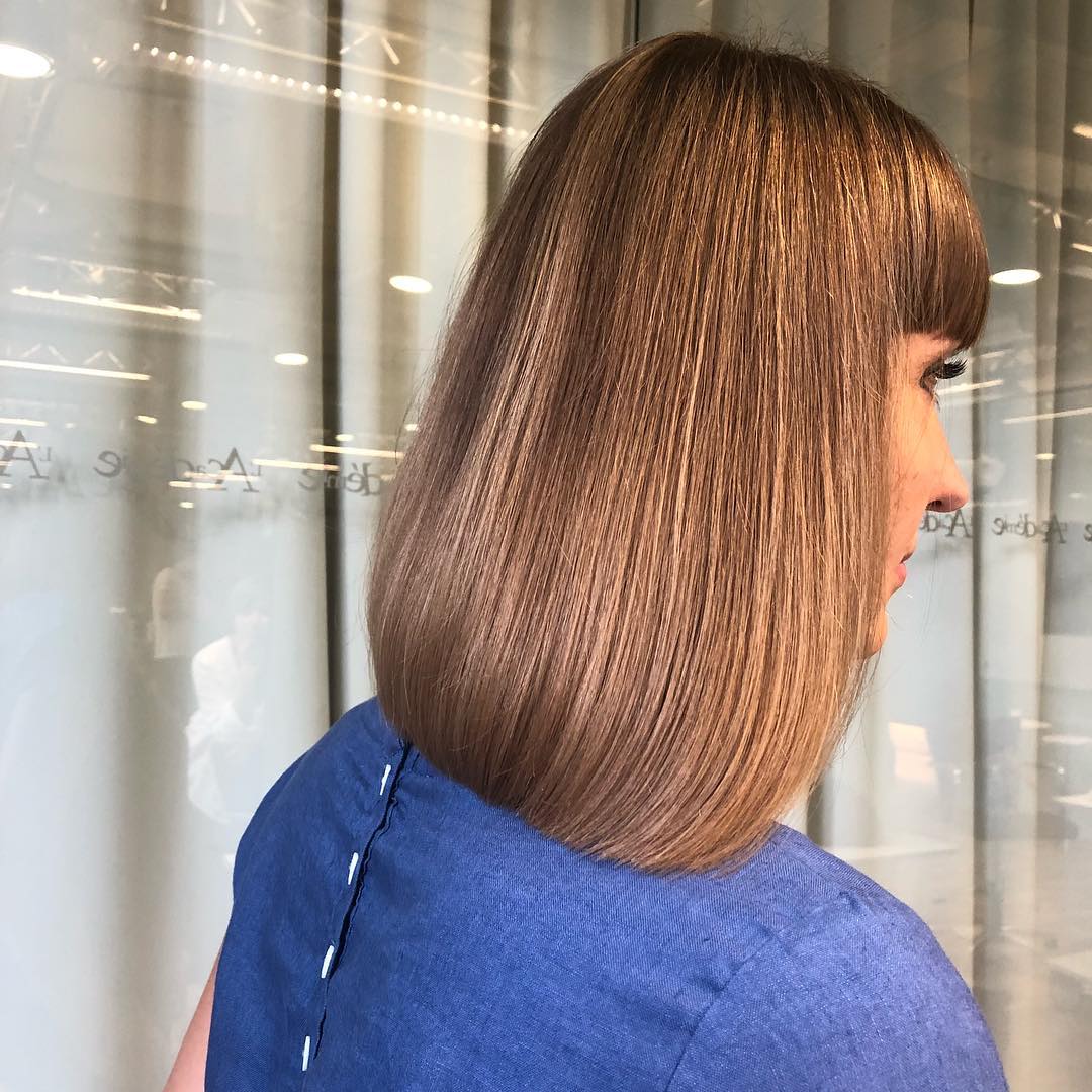 Легкая небрежность и ностальгия по 90-м: главные тренды в прическах 2019