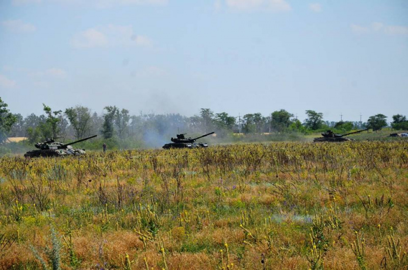 В районе ООС состоялись военные учения с использованием танков и БМП