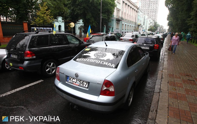 Центр Киева перекрыли владельцы авто с иностранной регистрацией