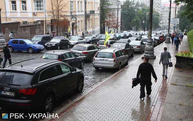Центр Киева перекрыли владельцы авто с иностранной регистрацией
