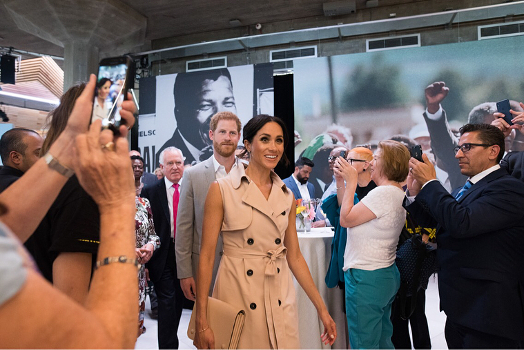 От строгой классики до модных излишеств: как изменился стиль Меган Маркл до и после беременности