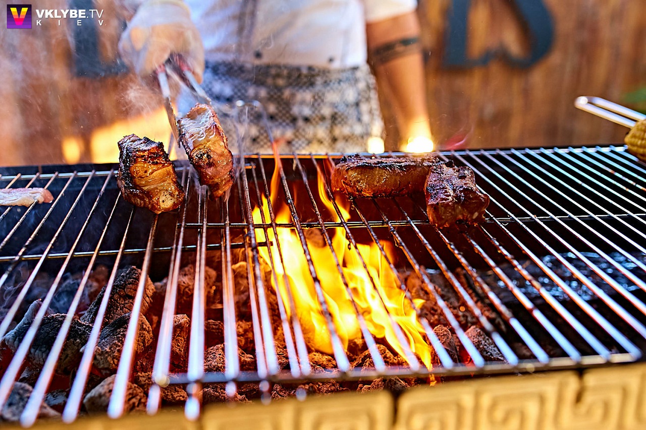 City Beach Club в ТРЦ Оушен Плаза для любителей пляжного отдыха