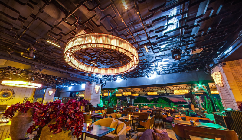 Сколько "Слуги народа" планируют потратить на новогоднем корпоративе: названы суммы