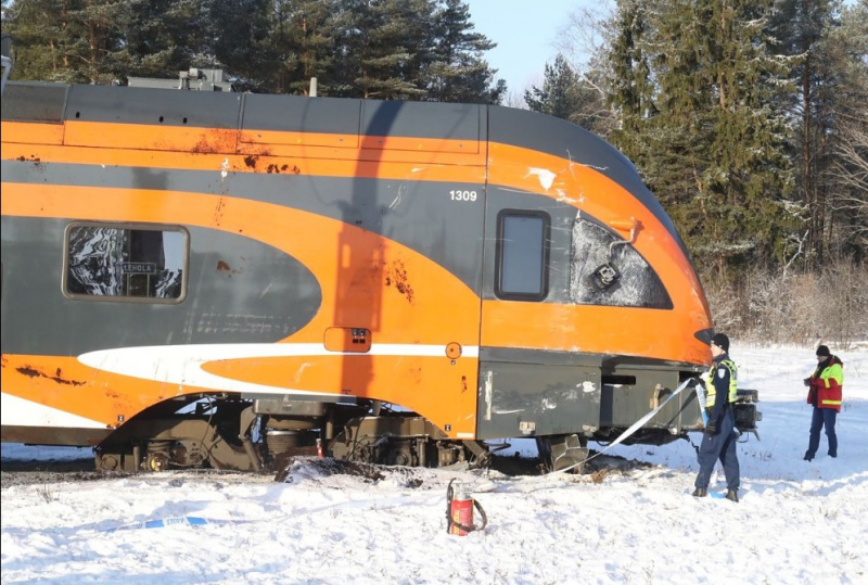 В Эстонии поезд врезался в грузовик, пострадали 9 человек