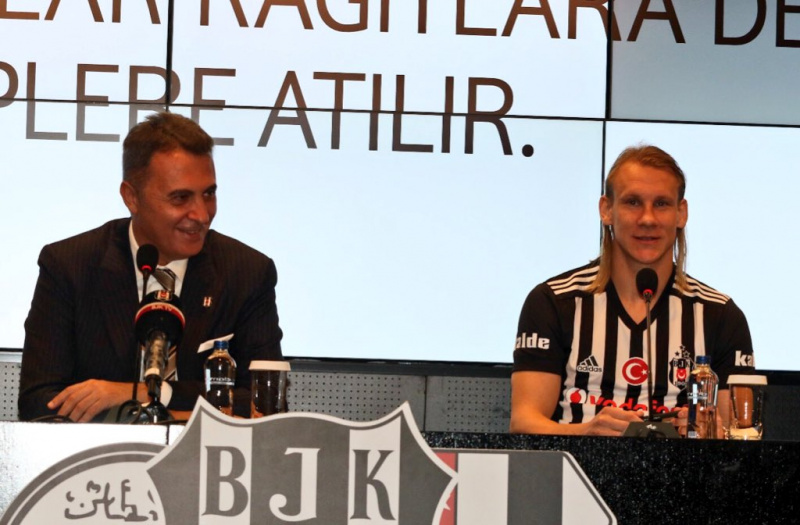 Віда підписав контракт з "Бешикташем"