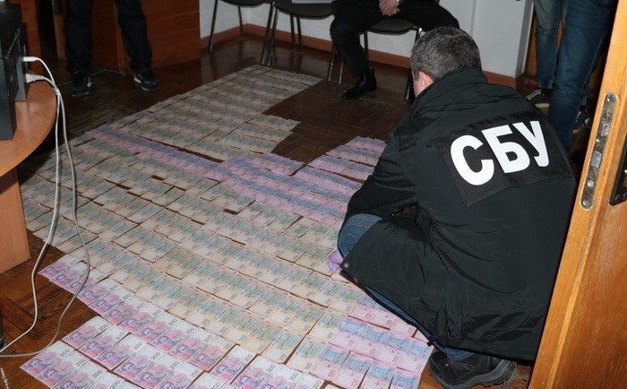 В Харьковской области СБУ разоблачила на взятке подполковника полиции