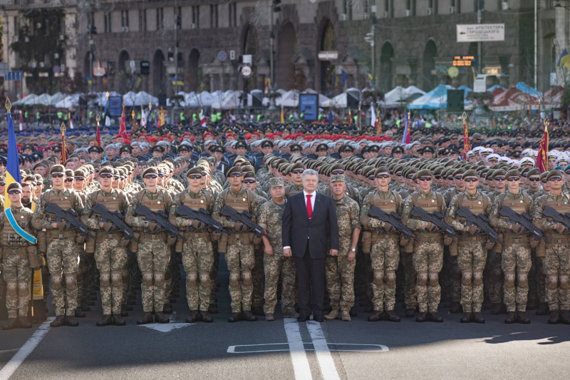 Порошенко принял участие в генеральной репетиции парада