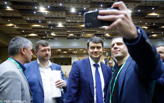 Випробування на міцність: що сталося з рейтингом "Слуги народу" і опозиції