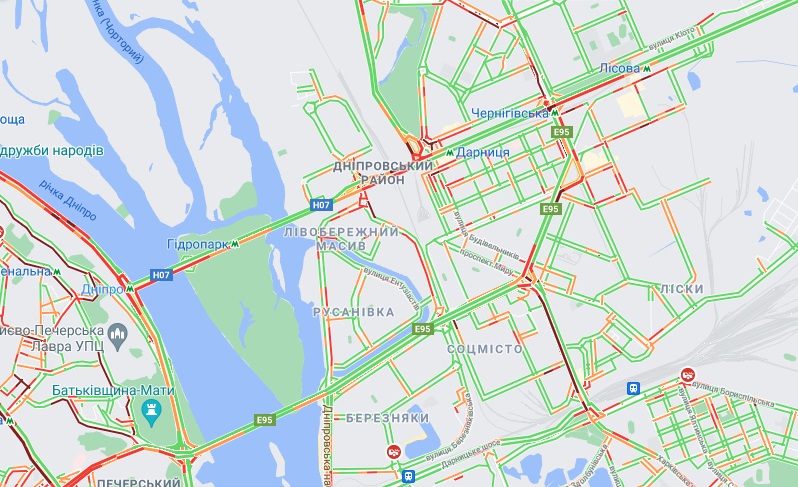 Накануне выходных Киев сковали пробки: какие улицы следует объехать