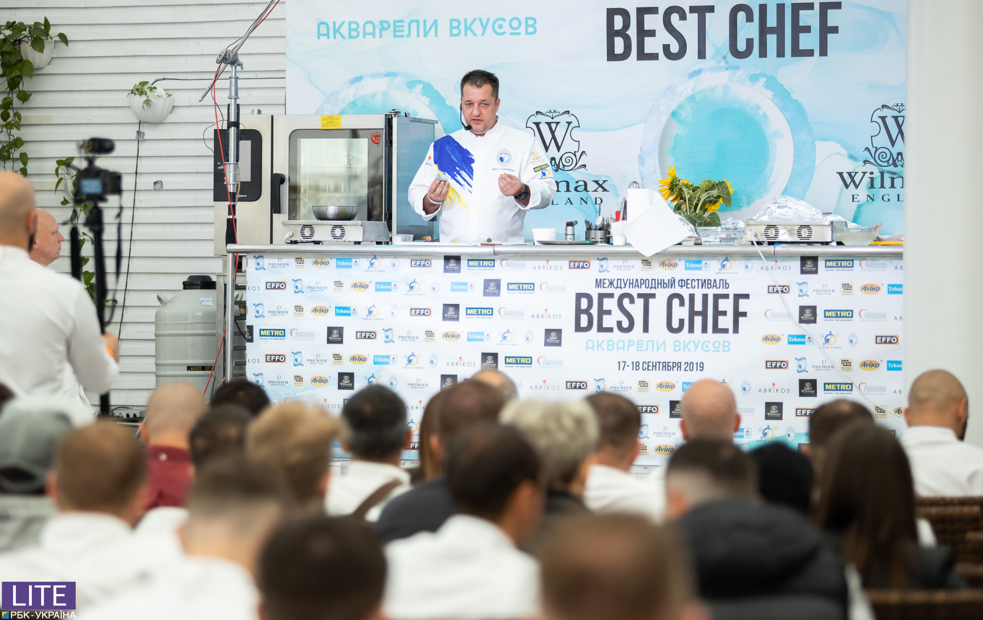 Карпаччо из подсолнуха и десерт из семечек: известный шеф-повар показал разнообразие украинской кухни