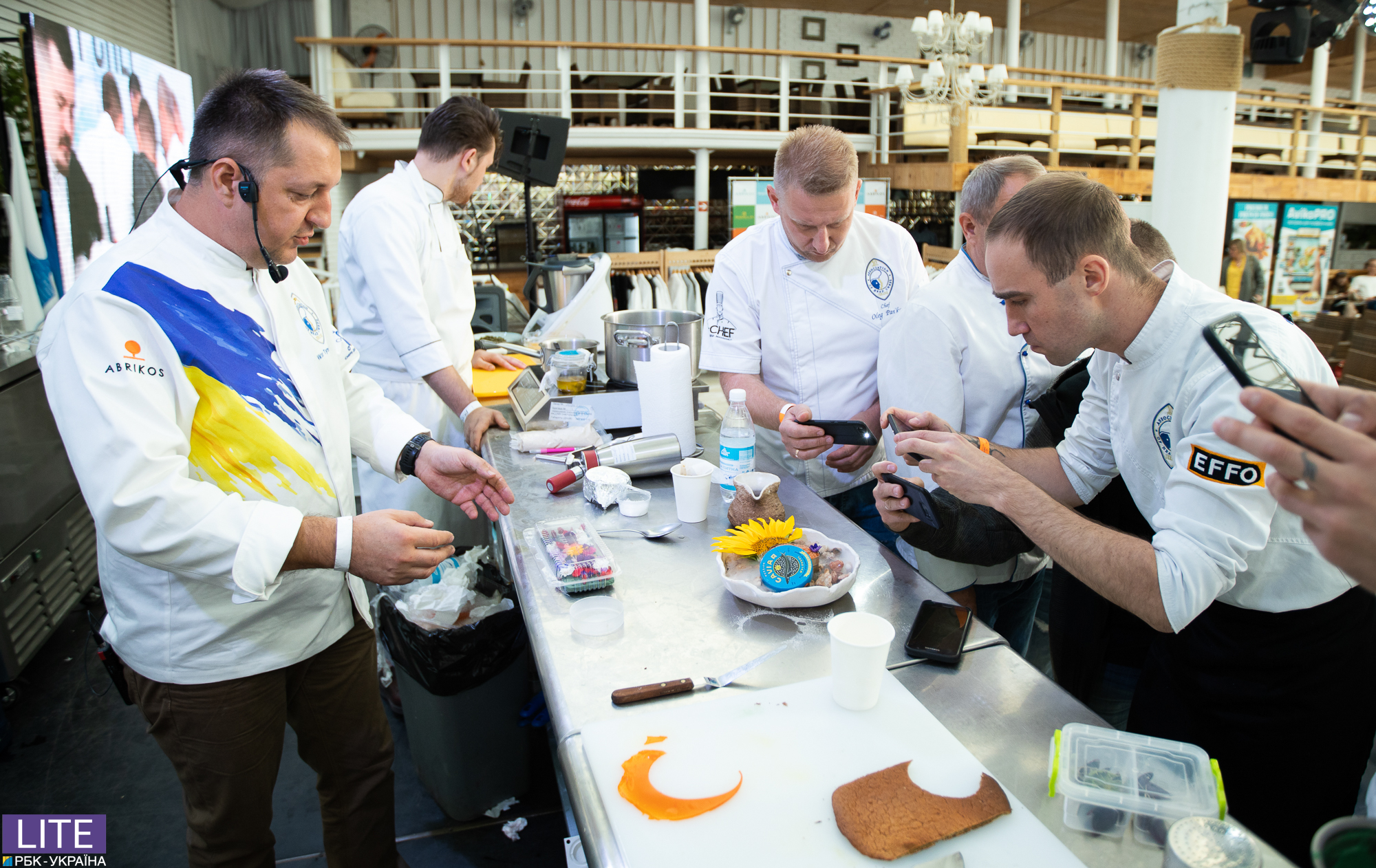 Карпаччо из подсолнуха и десерт из семечек: известный шеф-повар показал разнообразие украинской кухни