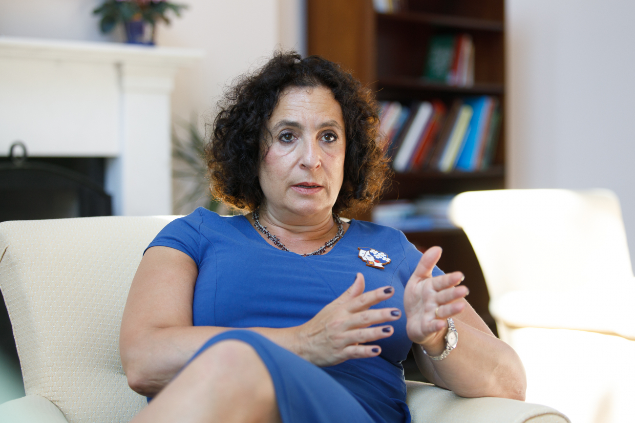 Посол Великобритании Мелинда Симмонс: Именно Россия может прекратить войну на Донбассе