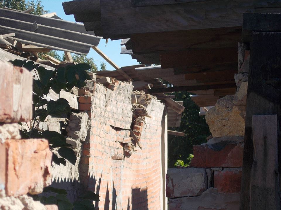 Під обстріл потрапили житлові райони міста