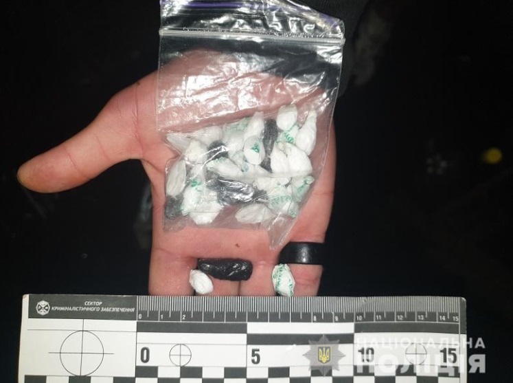 В Киеве парень хотел доставить наркотики в СИЗО на дроне: детали и фото