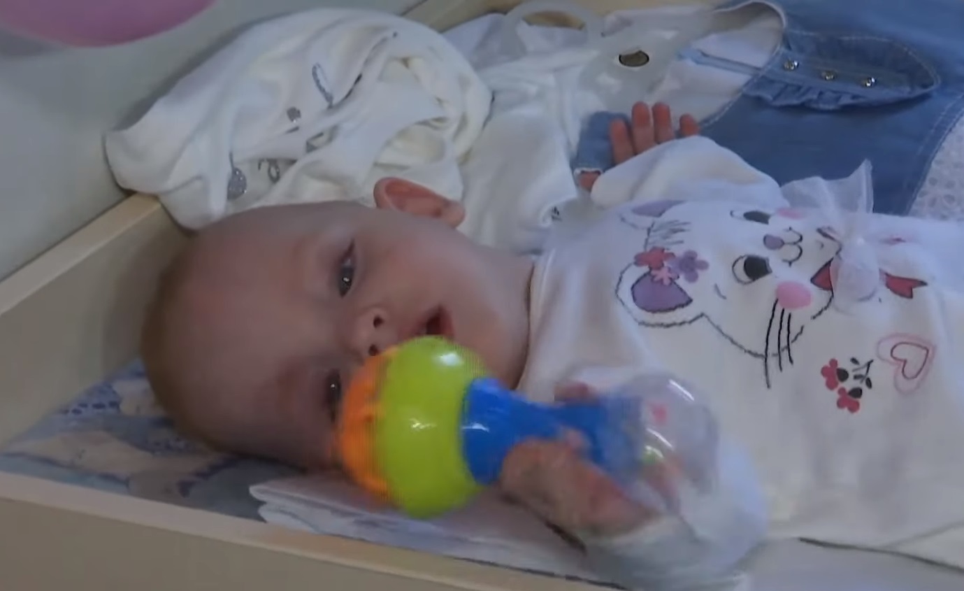 Родители отказались: во Львове впервые выходили ребенка с весом 480 грамм (видео)