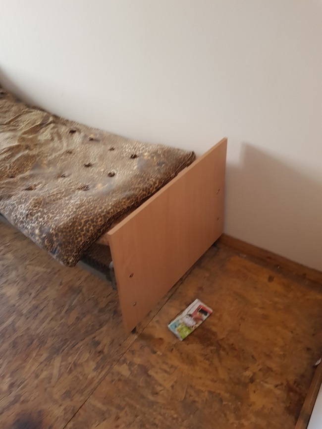 Сморід, таргани і холод: українців на обсервації змушують виживати