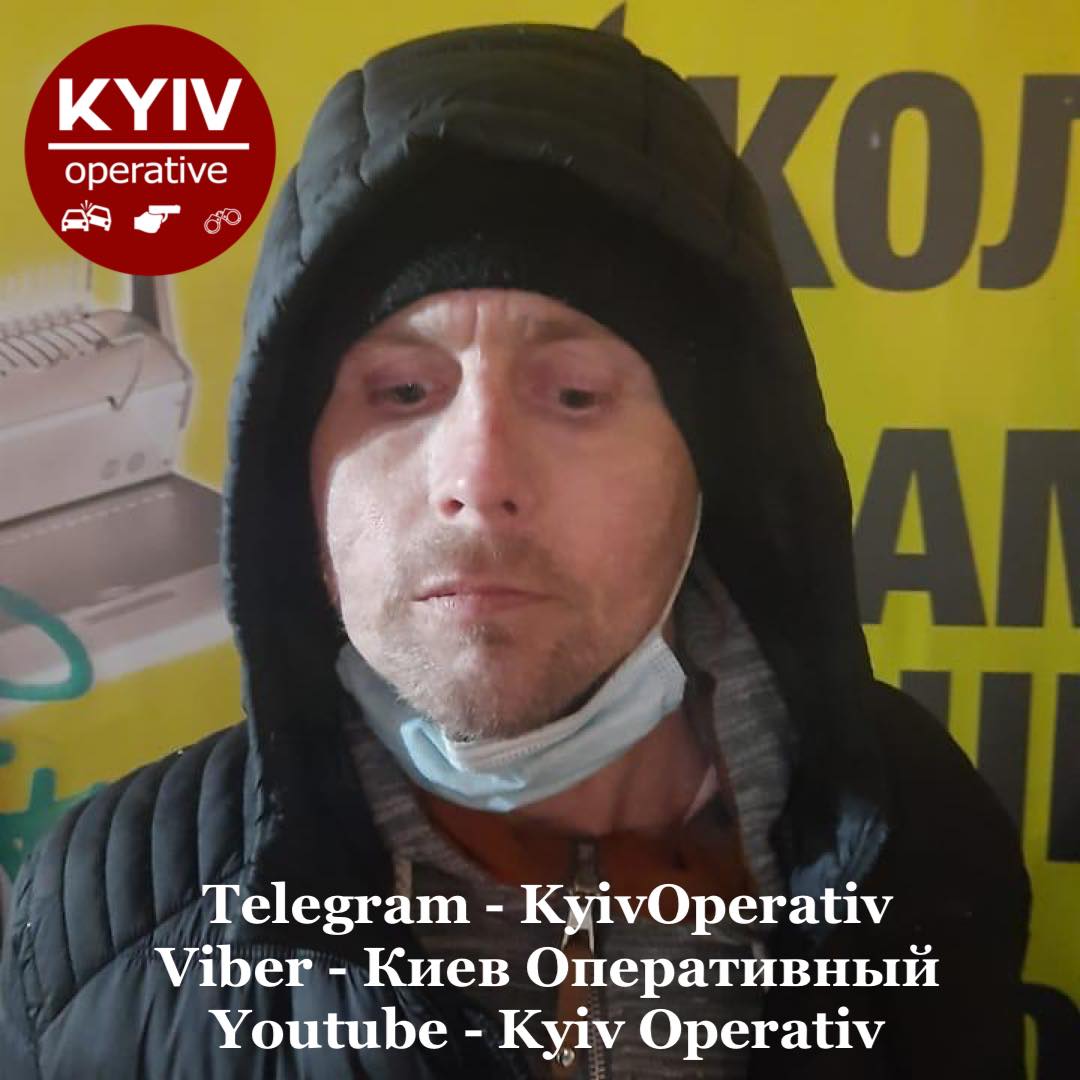 В Киеве наглые воры обокрали девочку на глазах у полицейских (фото)