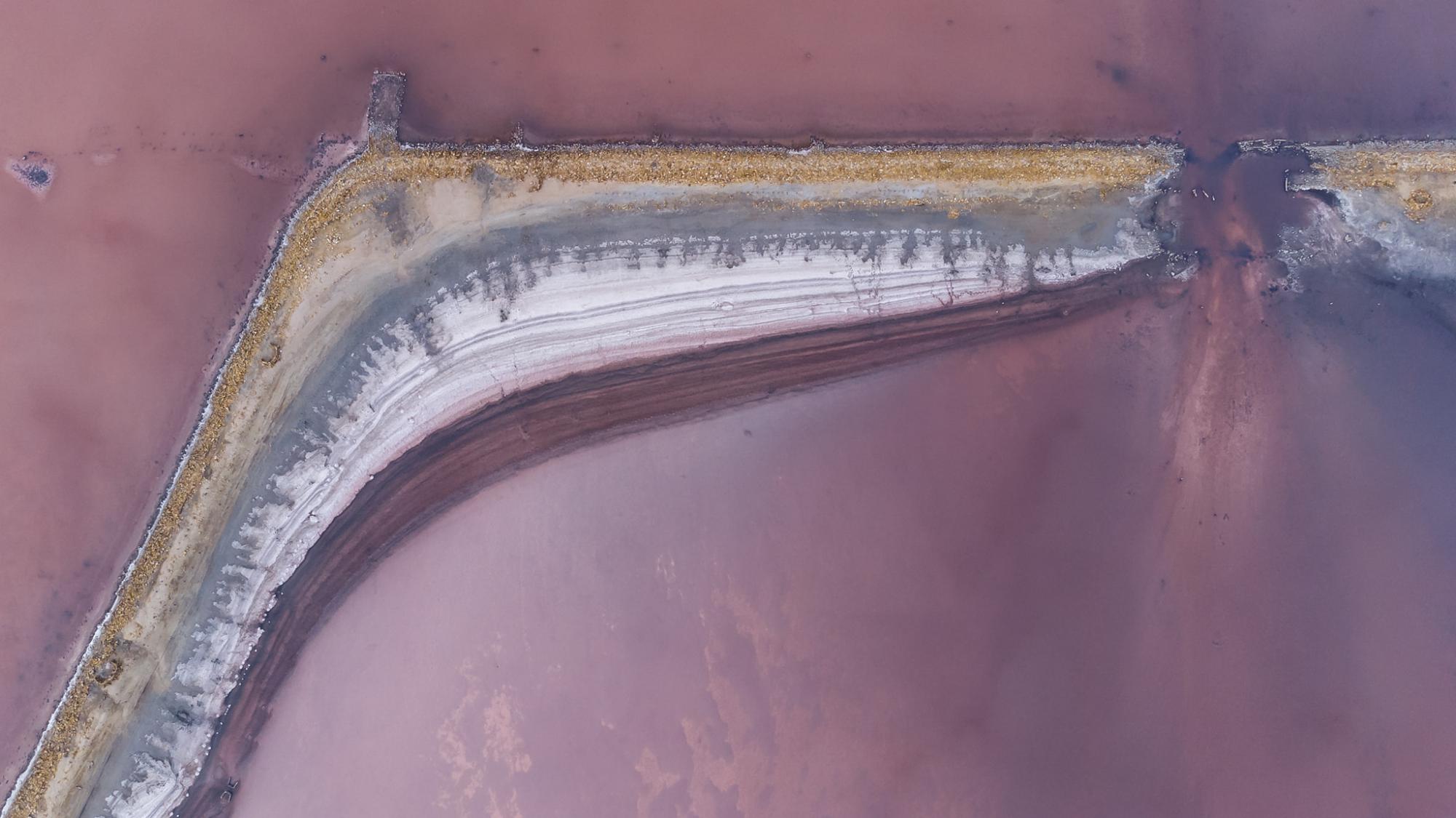 В Украине нашли "марсианские пейзажи": в эти фото сложно поверить