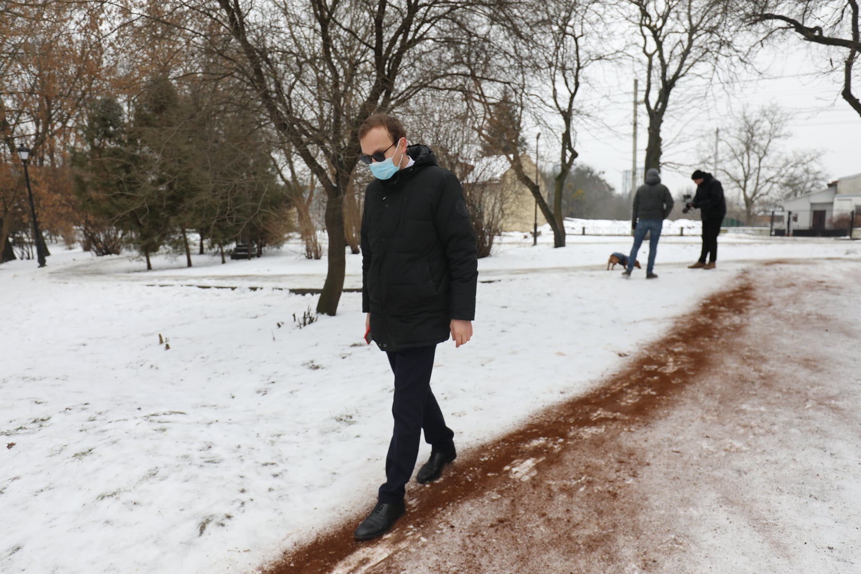 Во Львове дороги начали посыпать кофейной гущей: украинцы в недоумении