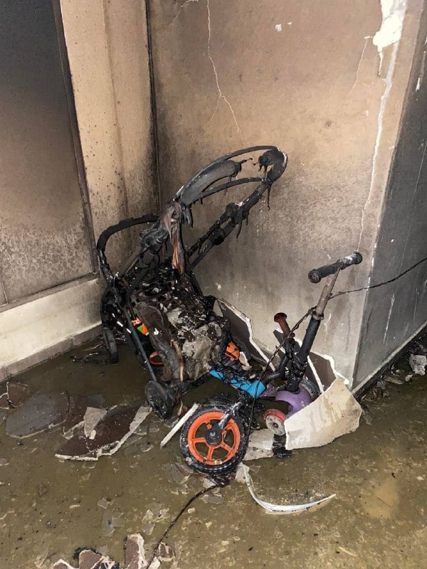 В Киеве горел элитный ЖК: спасатели не смогли подъехать из-за припаркованных авто