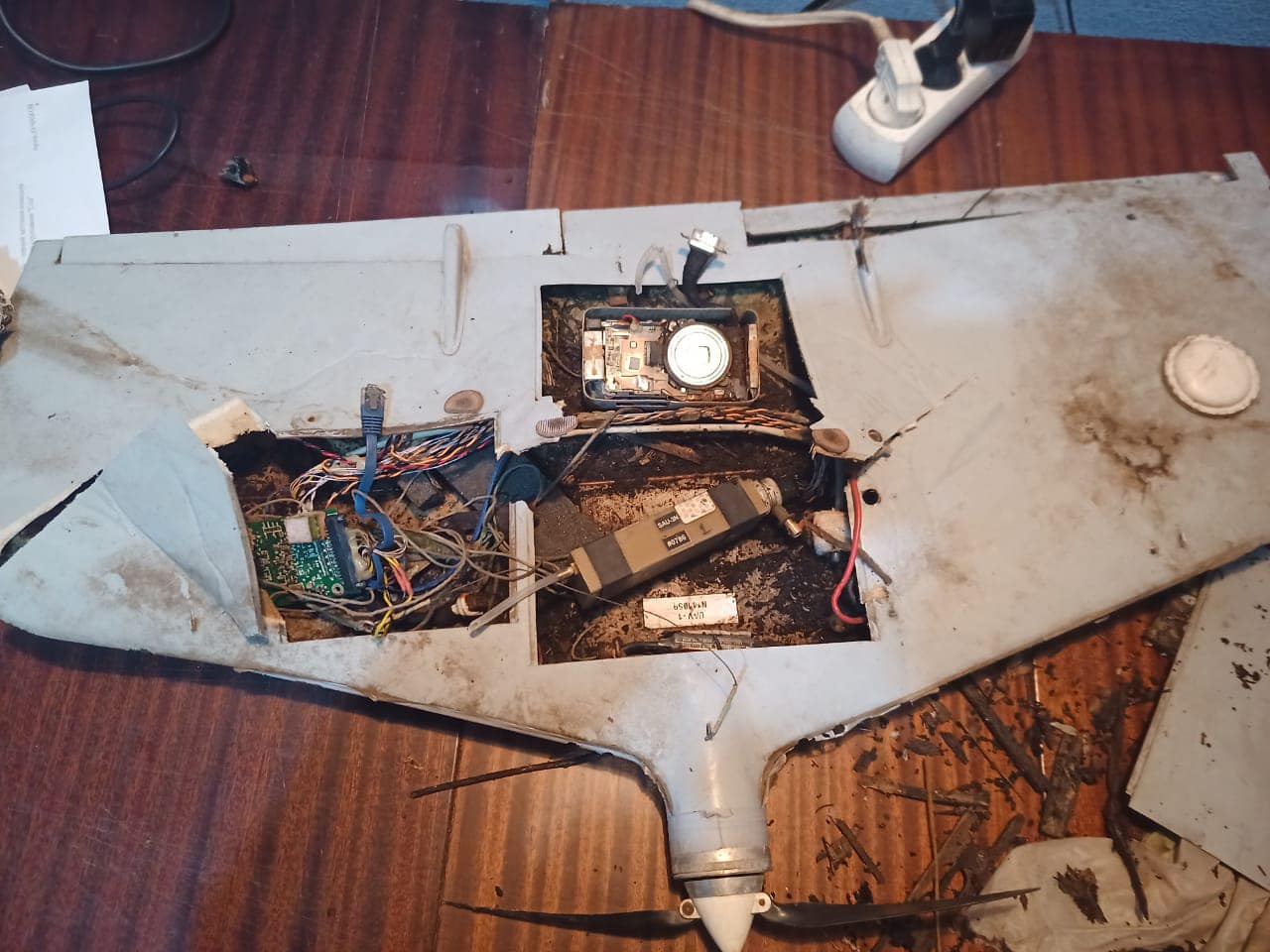 На Донбасі впав російський безпілтоник з маркуванням ФСБ: з'явилися фото