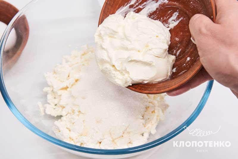 Клопотенко дав рецепт ніжнющої сирної запіканки з бананом: вона зведе вас з розуму!