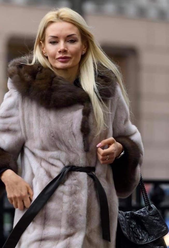 Нардеп "выгуляла" в Раду новую модную сумочку за 70 тысяч (фото)