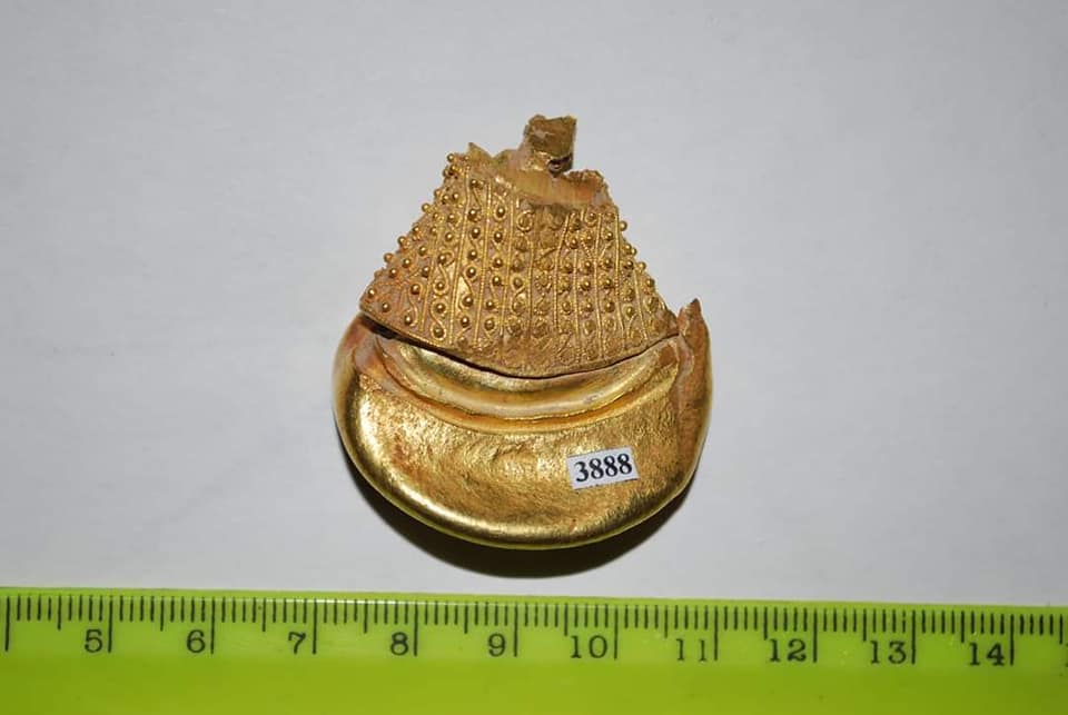 На Закарпатті археологи виявили кельтську прикрасу з золота: фото знахідки