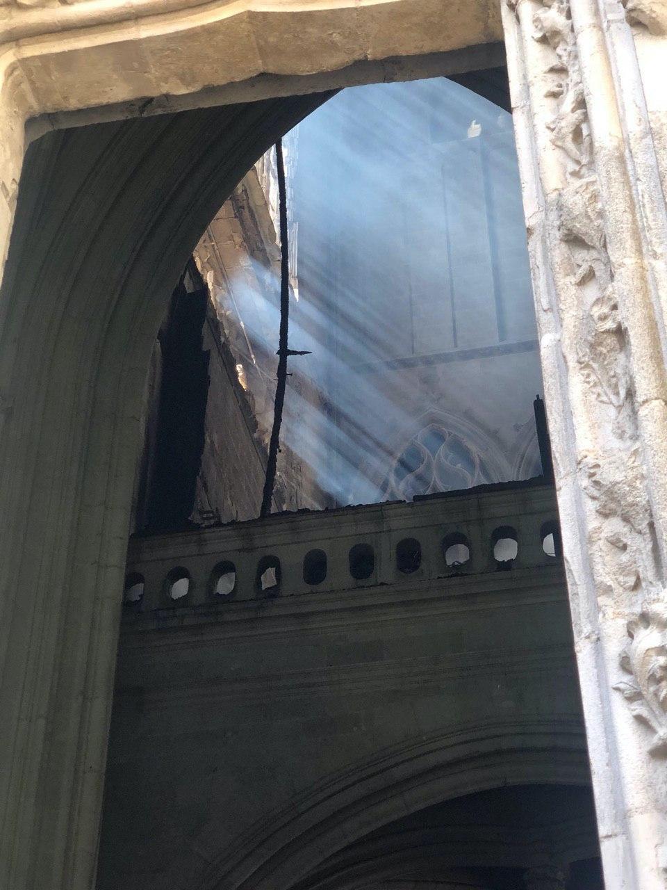 Как выглядит Нантский собор после пожара: появились фото изнутри