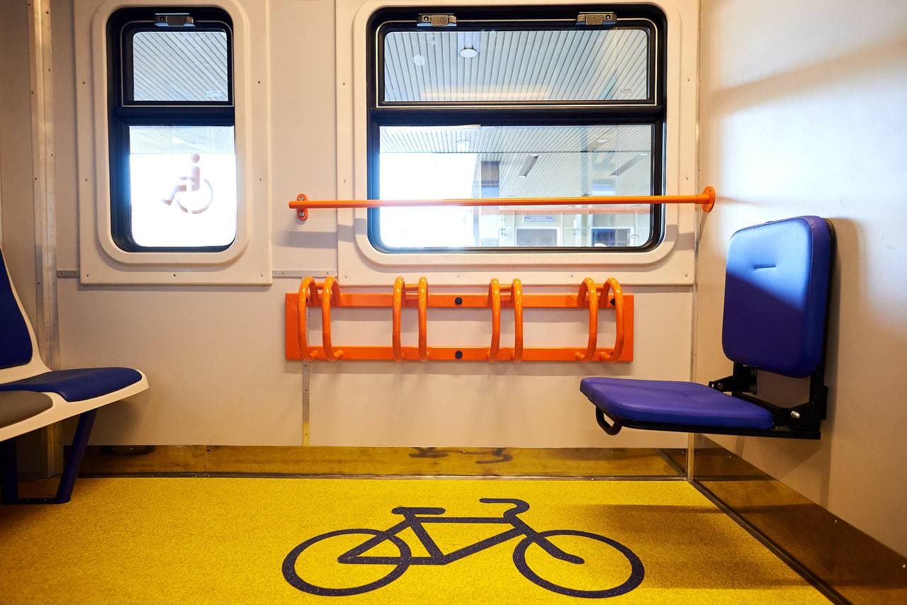 Укрзализныця запускает инклюзивную электричку: фото и схема уникального украинского поезда