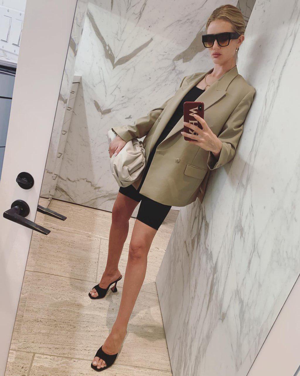 Стильные выходные: топ-5 образов на все случаи жизни от Роузи Хантингтон-Уайтли