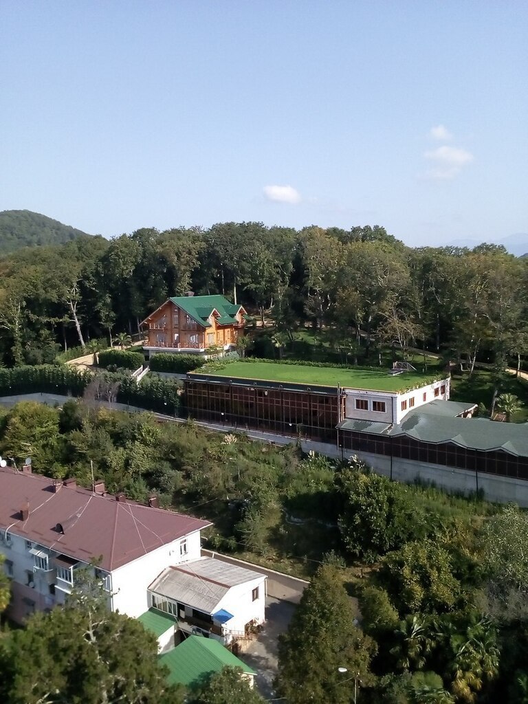 Янукович вляпався у скандал: відбирає землі в людей