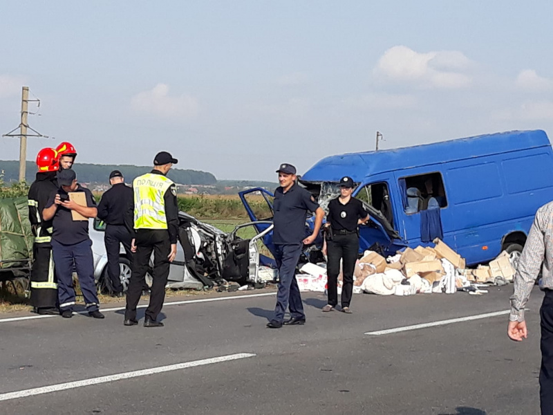 В Коломые столкнулись два авто, погибли три человека