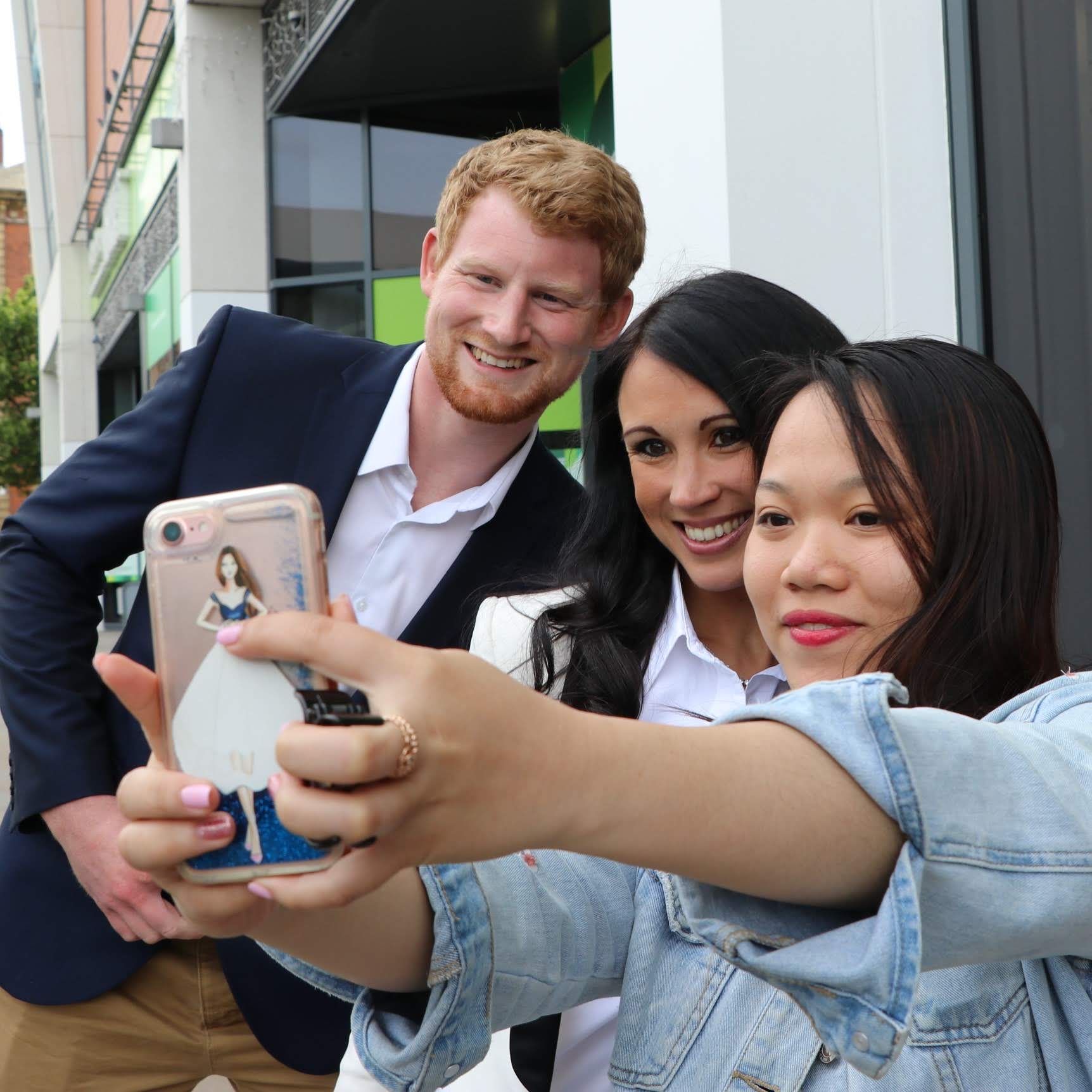 Двойники Меган Маркл и принца Гарри