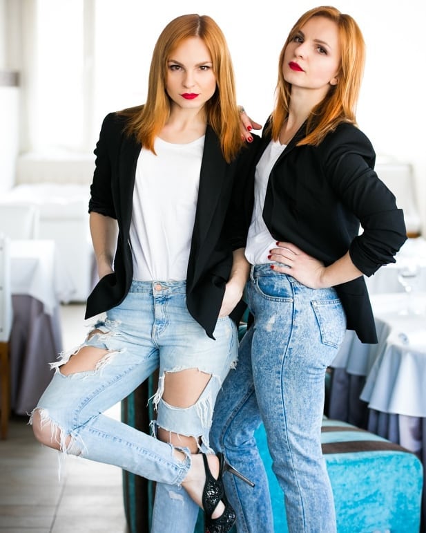 Нацотбор на Евровидение 2019: "огненный" дуэт сестер-близнецов Anna-Maria 