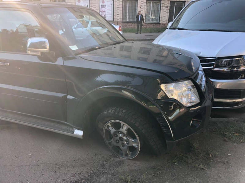 Прослуховування Холодницького: під будівлею САП сталася сутичка з поліцією і спецназом НАБУ (відео)