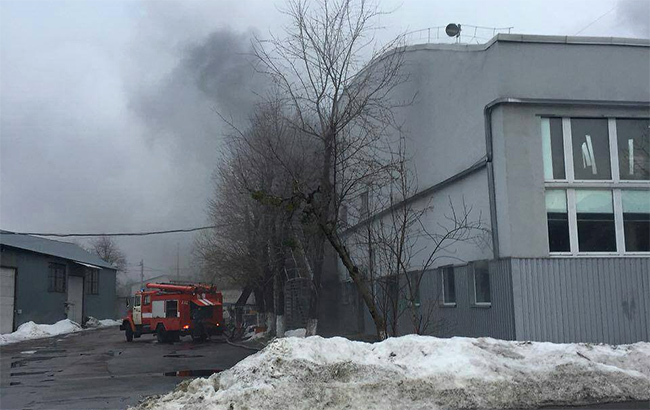 В Киеве горело складское помещение