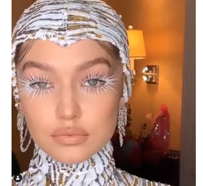 Джиджи и Белла Хадид на Met Gala 2019: соблазнительный ангел и чувственный демон