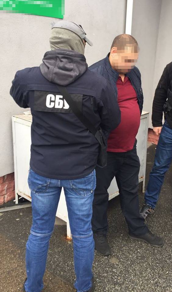 У Києві на хабарі затримали патрульного поліцейського