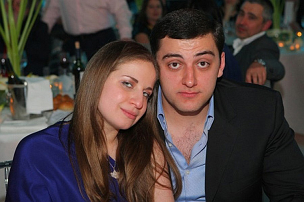 Дочь-художница, сын-баскетболист и скрытная жена: интересные факты про семью Коломойского