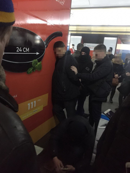 Директор столичного госпредприятия попался на взятке в 330 тысяч гривен