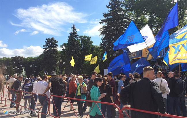 Под Радой проходит акция против выборов по закрытым спискам