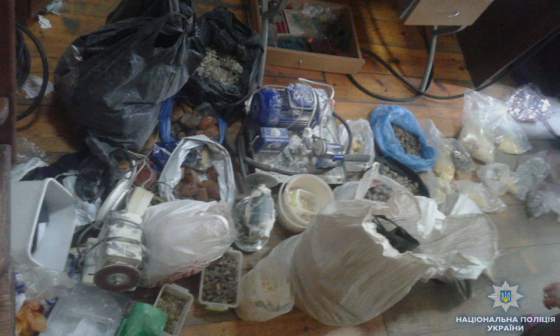 Нацполиция вилучила 70 кг бурштину на 600 тис. гривень