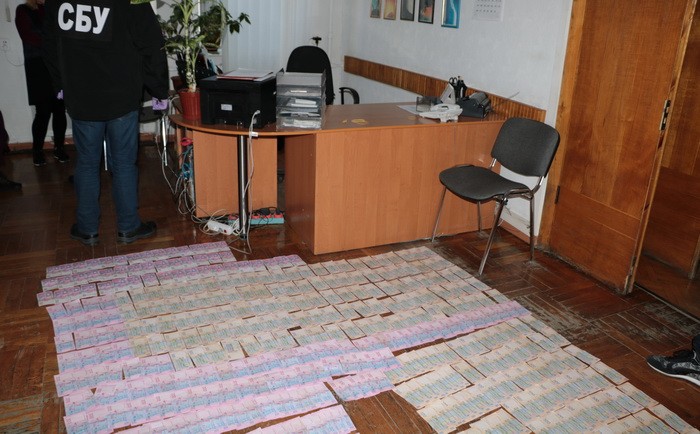 В Харьковской области СБУ разоблачила на взятке подполковника полиции