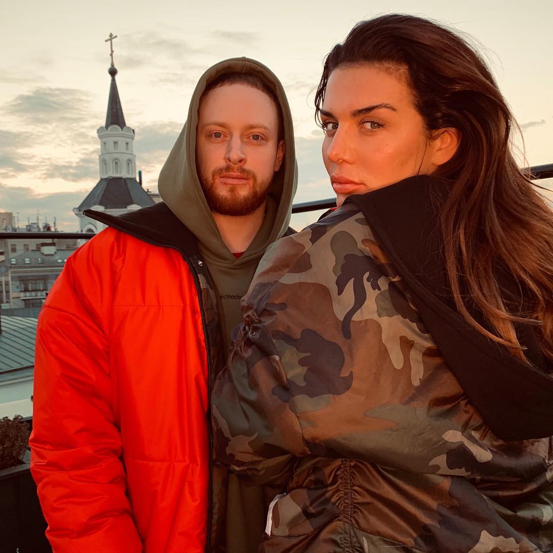 "Целовался с другой": Анна Седокова смутила близкого мужчину откровениями