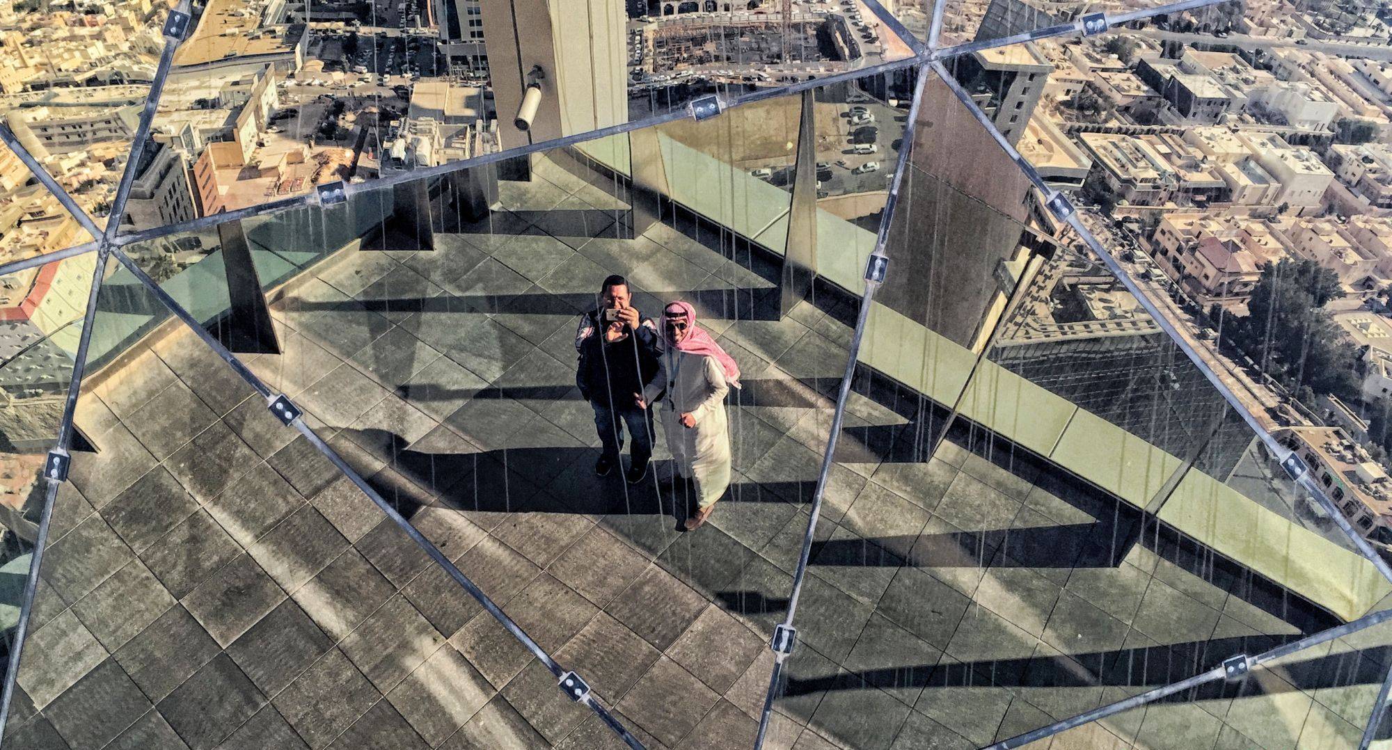 Украинец, посетивший все страны мира: Однажды попал под ракетный обстрел в Ираке