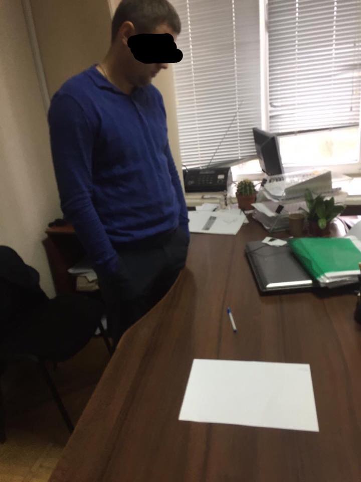 В Херсонской области на взятке задержали руководителя местной ГАСИ