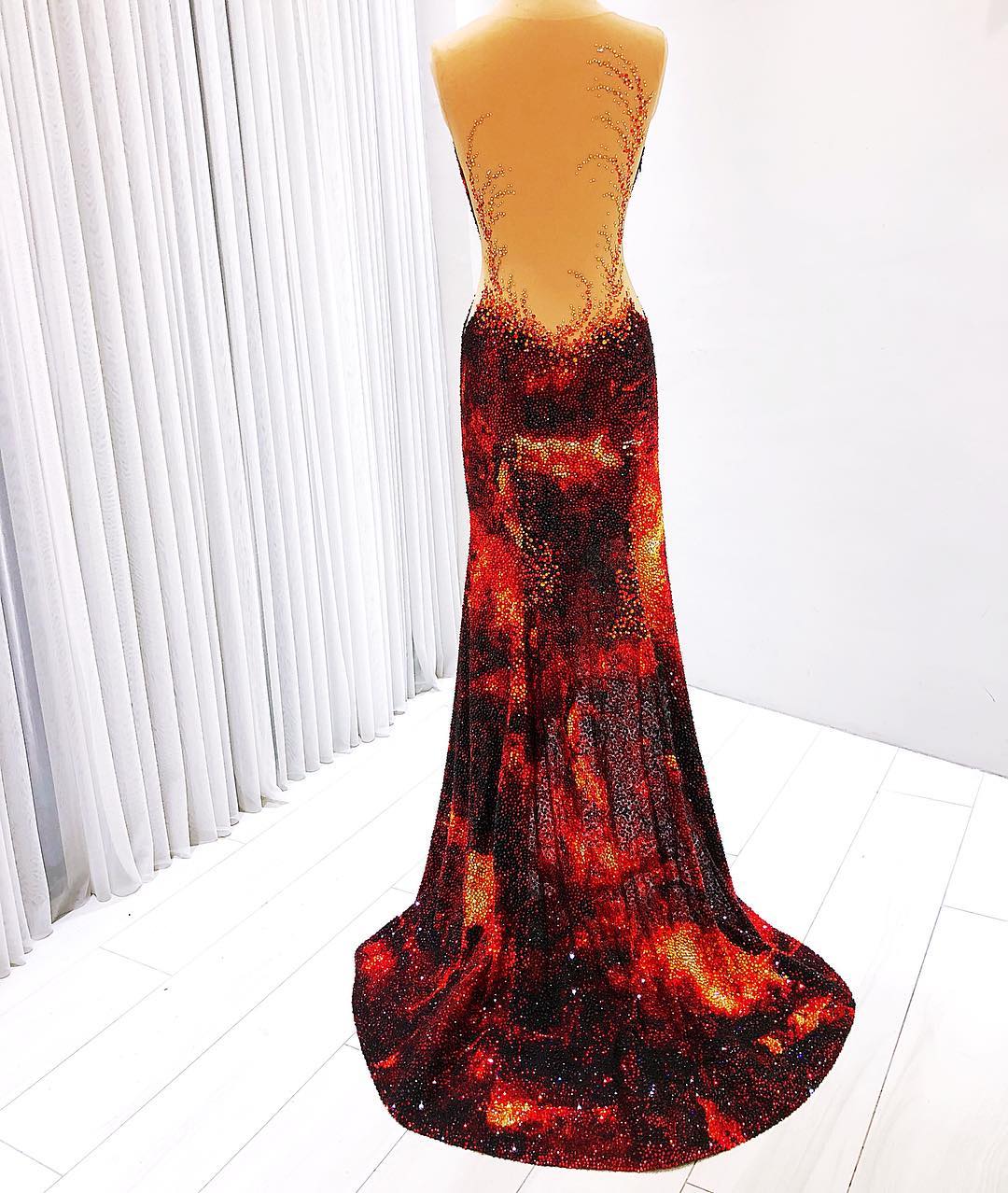 "Огненное совершенство": дизайнер рассказал, как создавал платье Мисс Вселенной (фото)